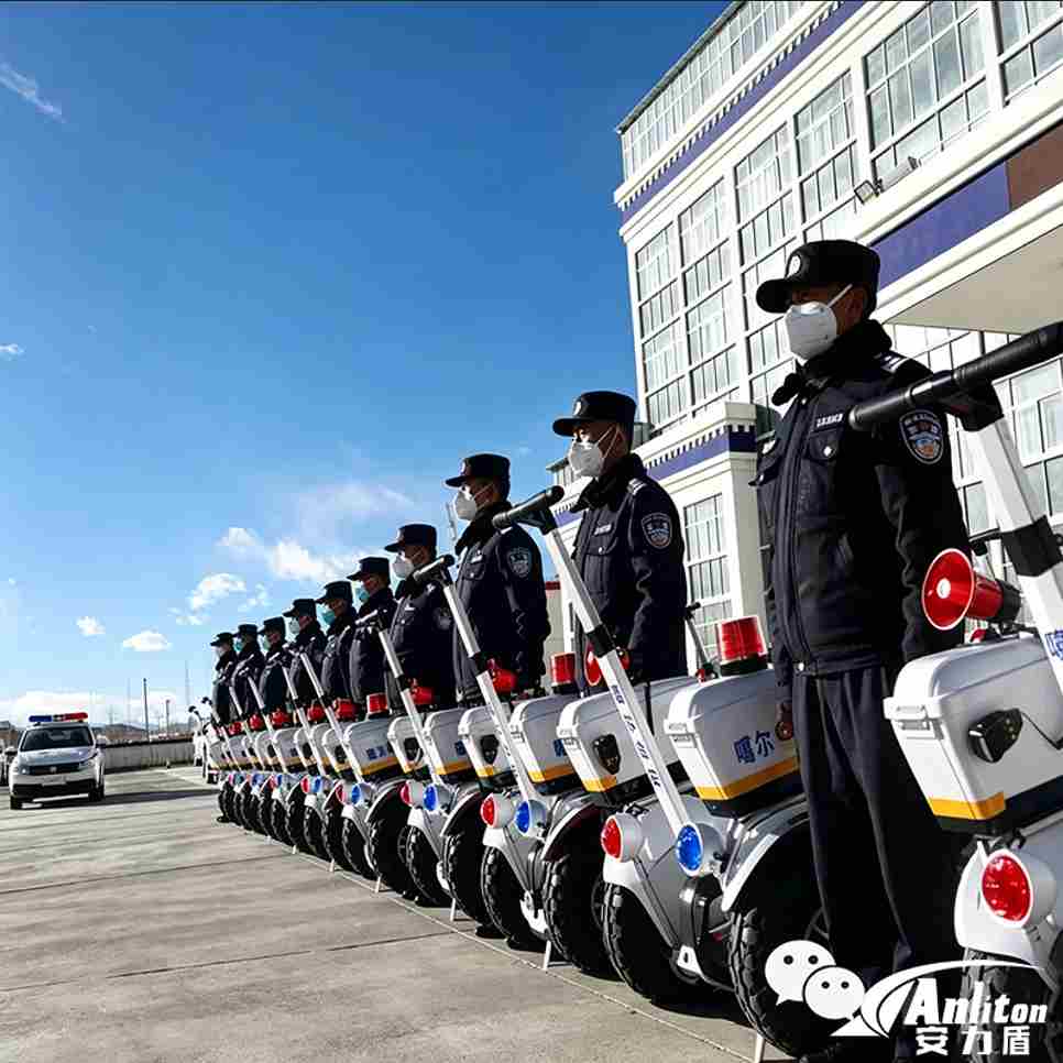 警用平衡车.jpg