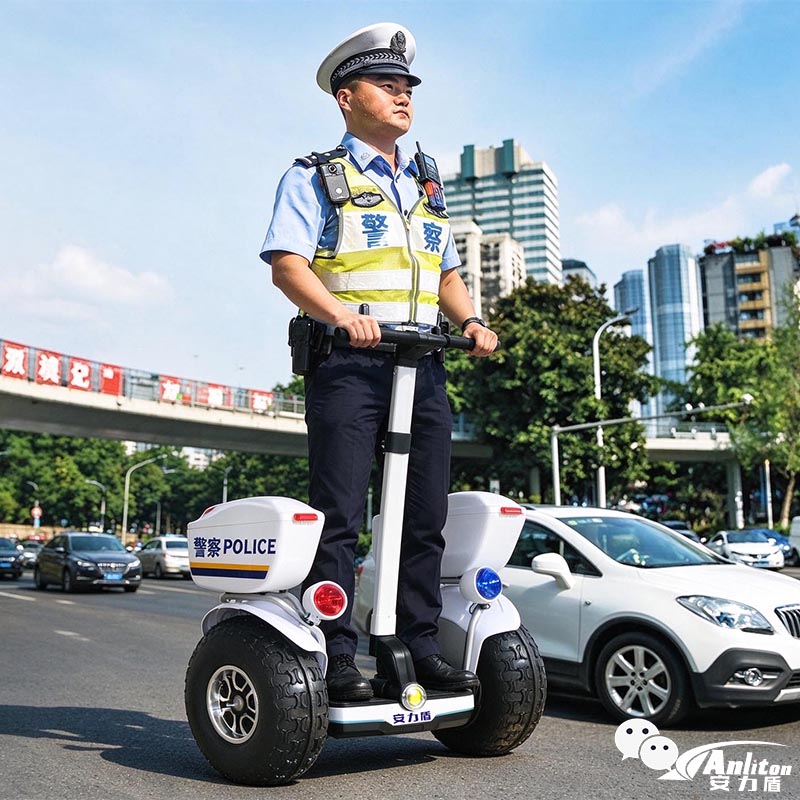 高温下的“藏蓝”坚守：警用平衡车如何助力重庆民警守护山城平安？
